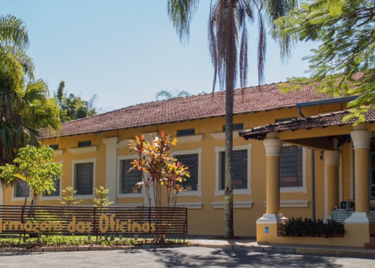 Associação Cornélia Vlieg tenta manter oficinas de geração de renda para 300 pacientes