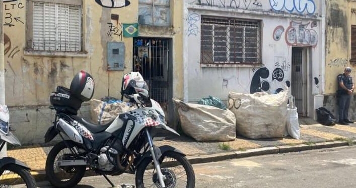 Operação conjunta fiscaliza pensões e depósitos de recicláveis no Centro de Campinas