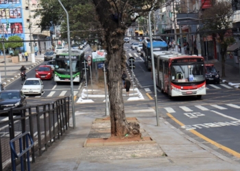 Prefeitura cobra de empresa 100% da frota do transporte público nas ruas