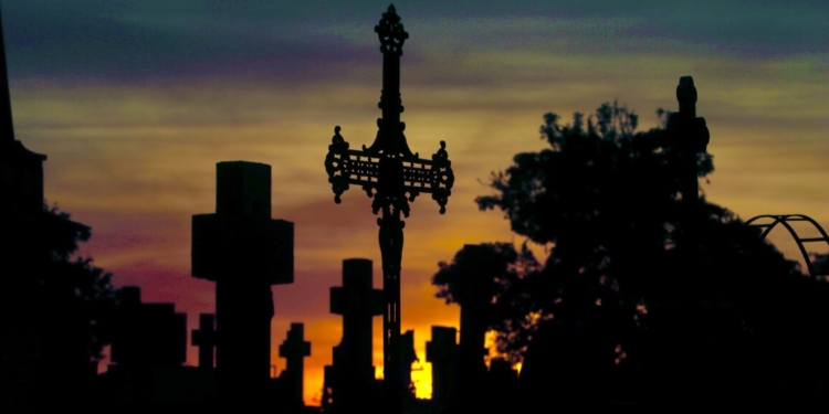 Cemitério da Saudade de Campinas recebe edição especial da visita ‘Saudade e Suas Vozes’