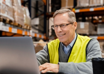 Trabalhadores com 50 anos ou mais crescem 44% no comércio de Campinas em uma década