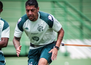 Matheus Costa e dois jogadores têm contratos perto do fim; Guarani avalia permanências