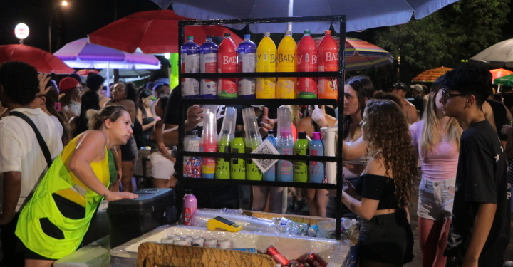 Carnaval de Campinas movimenta R$ 3 milhões com ambulantes, segundo Setec