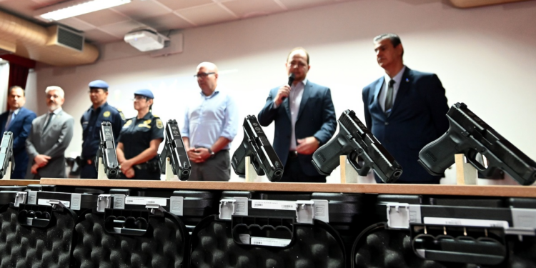 GM de Campinas recebe 180 pistolas Glock 9mm, 174 capacetes e 50 escudos antitumulto