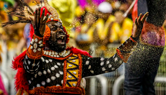 Primeiro dia de Carnaval em SP tem estreante, campeã e vice de 2025