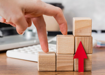 Feedback: a pior e a melhor a ferramenta para o seu crescimento profissional – por Karine Camuci