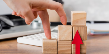 Feedback: a pior e a melhor ferramenta para o seu crescimento profissional – por Karine Camuci