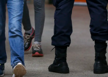 Justiça suspende regras de escolas cívico-militares em São Paulo