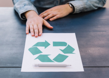 Artigo – Novo sistema de logística reversa de embalagens de plástico: impactos nos negócios – por Cecília Viveiros e Vinícius Laender