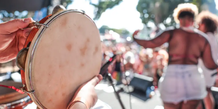 Folia, política e subversão – por Luis Felipe Valle