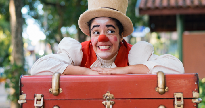‘Tertúlia e o Fantástico Circo de Pulgas’ estreia com sessões gratuitas em Campinas