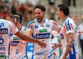 Em batalha de mais de 3h, Vôlei Renata supera o Sesi Bauru e assume a vice-liderança