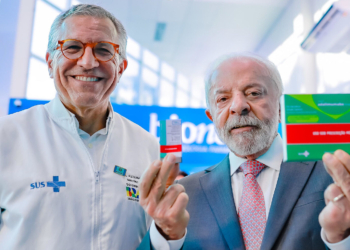 Lula cita ‘drone de remédios’ durante visita à fábrica em Valinhos