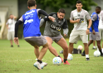 Ponte Preta desafia barreiras internas para virar a página na Série B