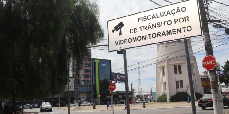 Entorno do balão do Castelo recebe câmeras para identificar infrações