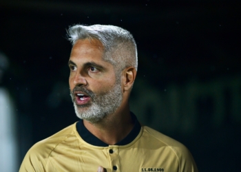 Expulsão na Copa do Brasil não tira Rodrigo Santana da estreia da Ponte na Série B