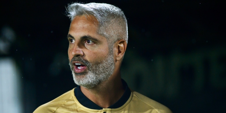 Expulsão na Copa do Brasil não tira Rodrigo Santana da estreia da Ponte na Série B