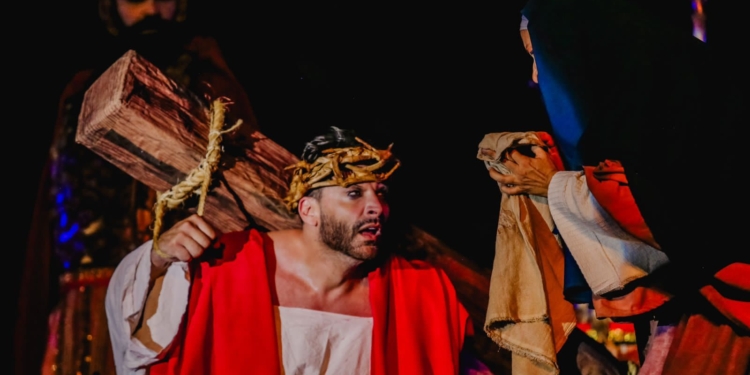 Encenações da ‘Paixão de Cristo’ movimentam cidades da região; confira a programação