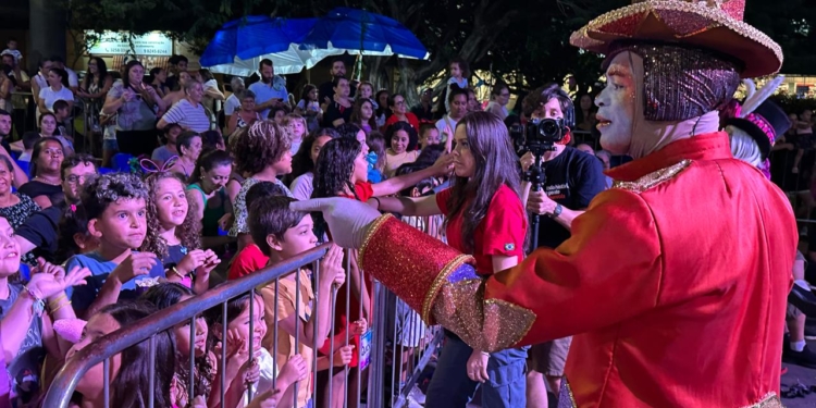 Show Encantado da Páscoa reúne 1,2 mil pessoas em Sousas; famílias ressaltam momento de união