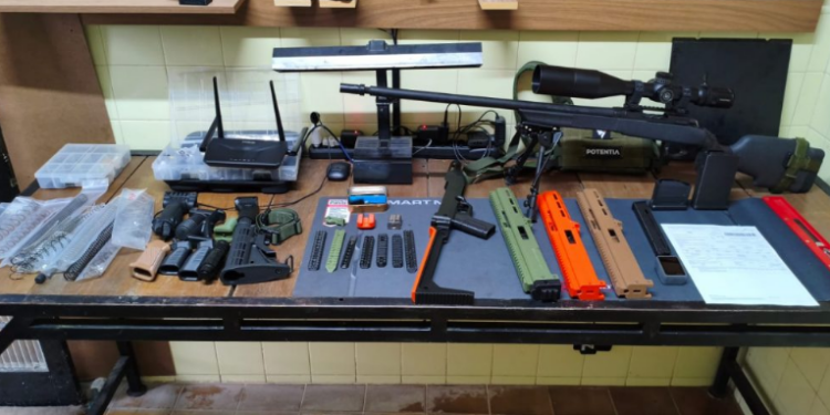 Operação da PM apreende arsenal fabricado com impressora 3D na região de Piracicaba
