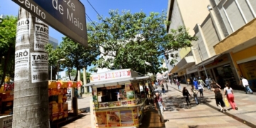 Prefeitura promete apresentar plano para impasse das bancas no Centro até 13 de abril