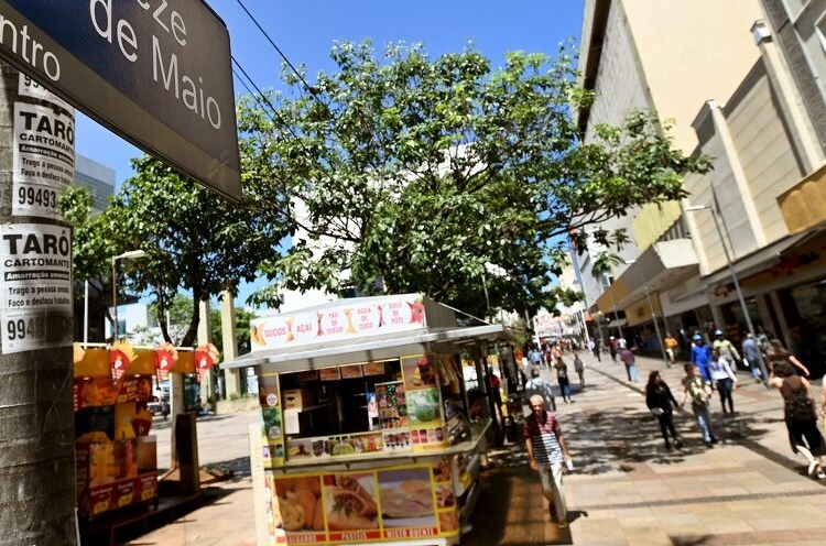 Prefeitura promete apresentar plano para impasse das bancas no Centro até 13 de abril