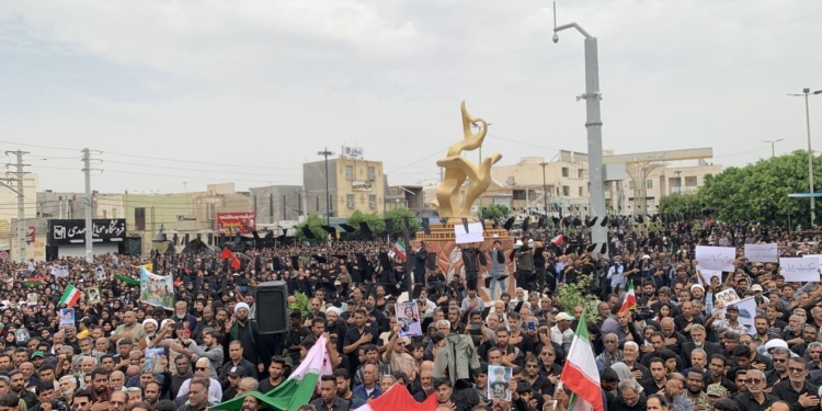 Irã resiste a ataques e desafia Estados Unidos em nova fase da guerra