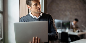 Quando o silêncio fala mais alto que qualquer palavra – por Cecília Lima