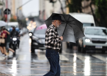RMC abre semana com chuva e tempo encoberto; veja previsão