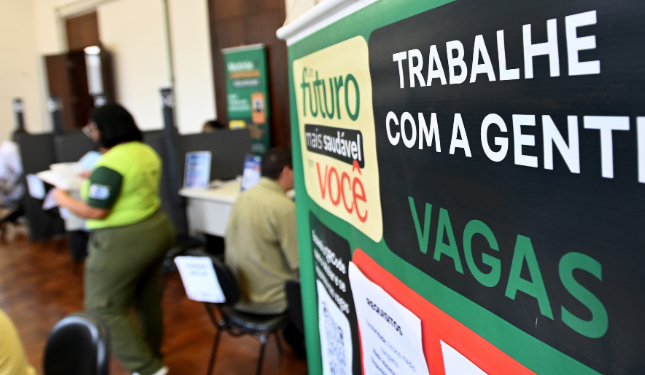 CPAT Campinas seleciona para 40 vagas de operador de caixa em parceria com rede de farmácias