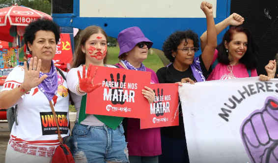 Protestos contra a violência de gênero tomam o Brasil neste 8 de março