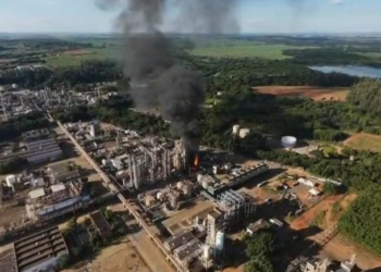 Incêndio atinge indústria de produtos químicos em Paulínia