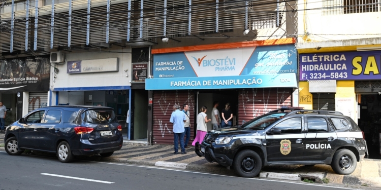 Vigilância Sanitária interdita farmácia de manipulação clandestina no Cambuí