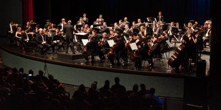 Sinfônica de Indaiatuba abre temporada neste sábado com violinista da Osesp