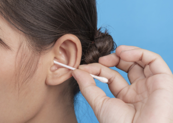 Água no ouvido é perigoso? Como aliviar o incômodo e evitar infecções