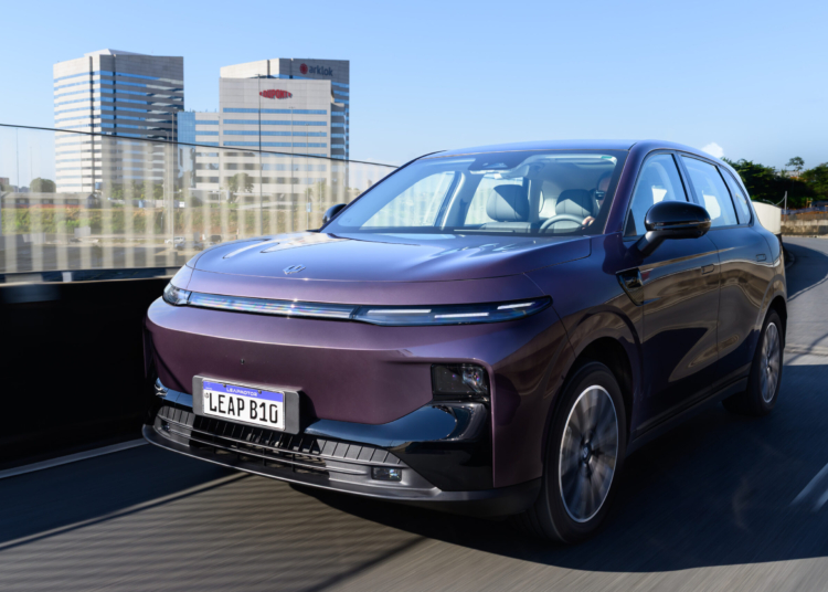 Leapmotor B10 começa a ser entregue aos clientes com amplo pacote de recursos