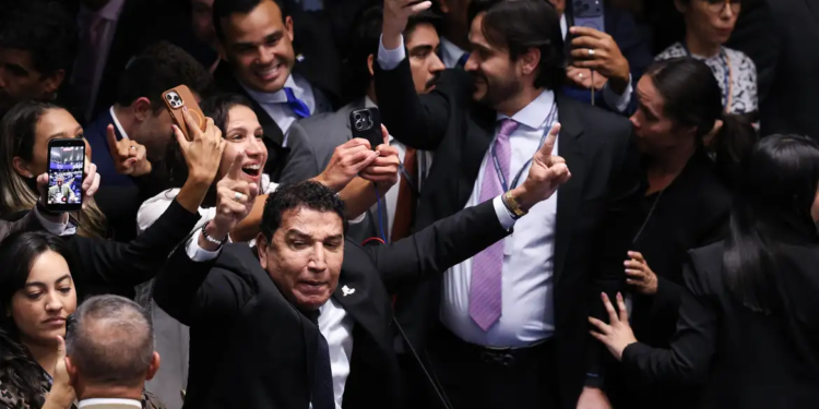 Senado rejeita indicação de Jorge Messias para o STF