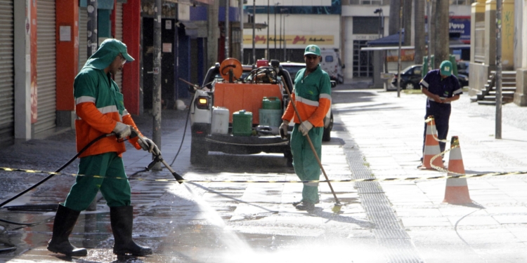 Região central de Campinas passa por mutirão de limpeza até a terça-feira