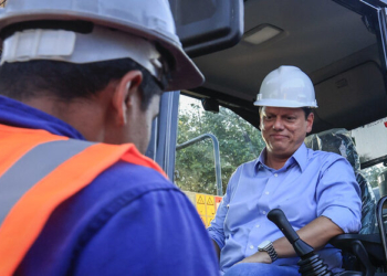 Tarcísio de Freitas se reúne com prefeitos da RMC em Campinas
