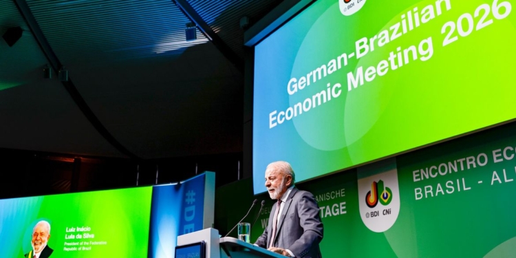 Lula fala em reciprocidade após expulsão de delegado dos EUA