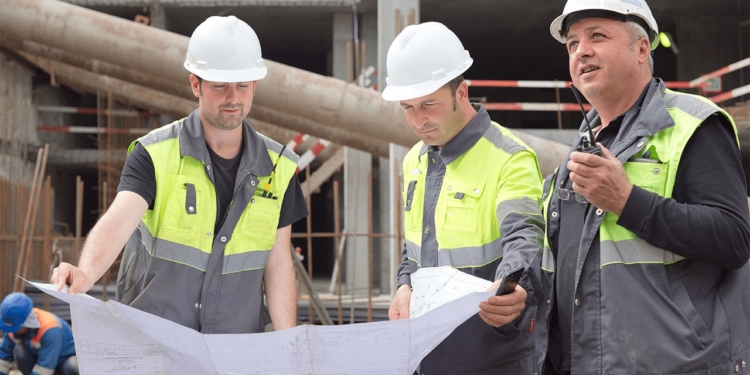 Construção gera 31 mil vagas e recupera 61% das perdas recentes