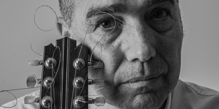 Museu da Cidade recebe Ivan Vilela para aula-espetáculo sobre a história da viola brasileira