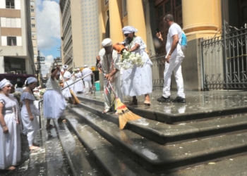 Lavagem das Escadarias reúne 8 mil pessoas no Centro de Campinas; veja fotos
