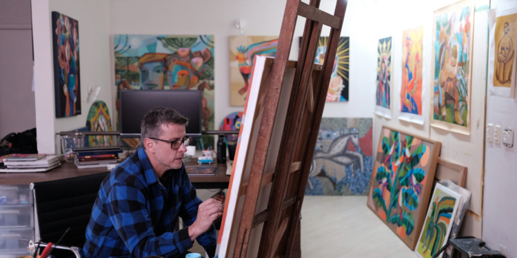 Anelo leva MPB e jazz ao encerramento da exposição Pulso, de Rogério Pedro