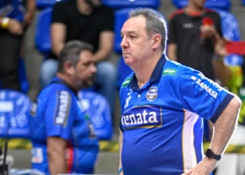 Vôlei Renata busca classificação para final da Superliga em duelo fora de casa