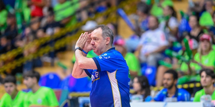 Vôlei Renata abre playoffs da Superliga contra Monte Carmelo neste sábado