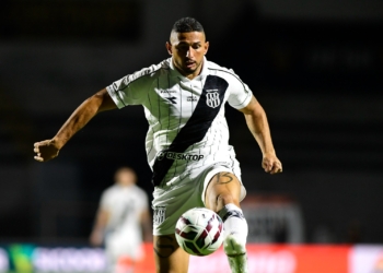 Com um a mais em campo, Ponte Preta cede o empate ao Ceará