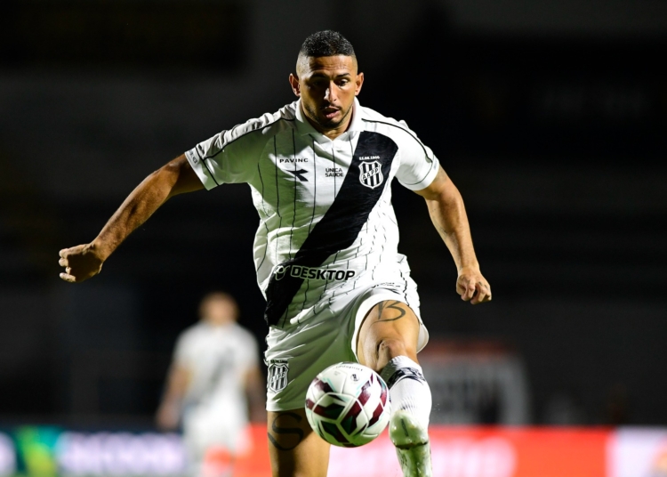 Com um a mais em campo, Ponte Preta cede o empate ao Ceará