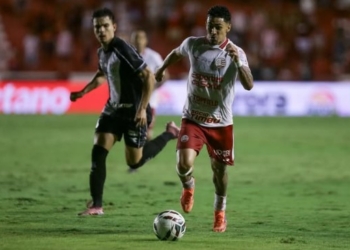 Guarani marca no fim e empata com o Maranhão na estreia da Série C