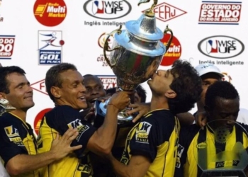 Último encontro entre Guarani e Volta Redonda teve Túlio Maravilha em campo e valeu título